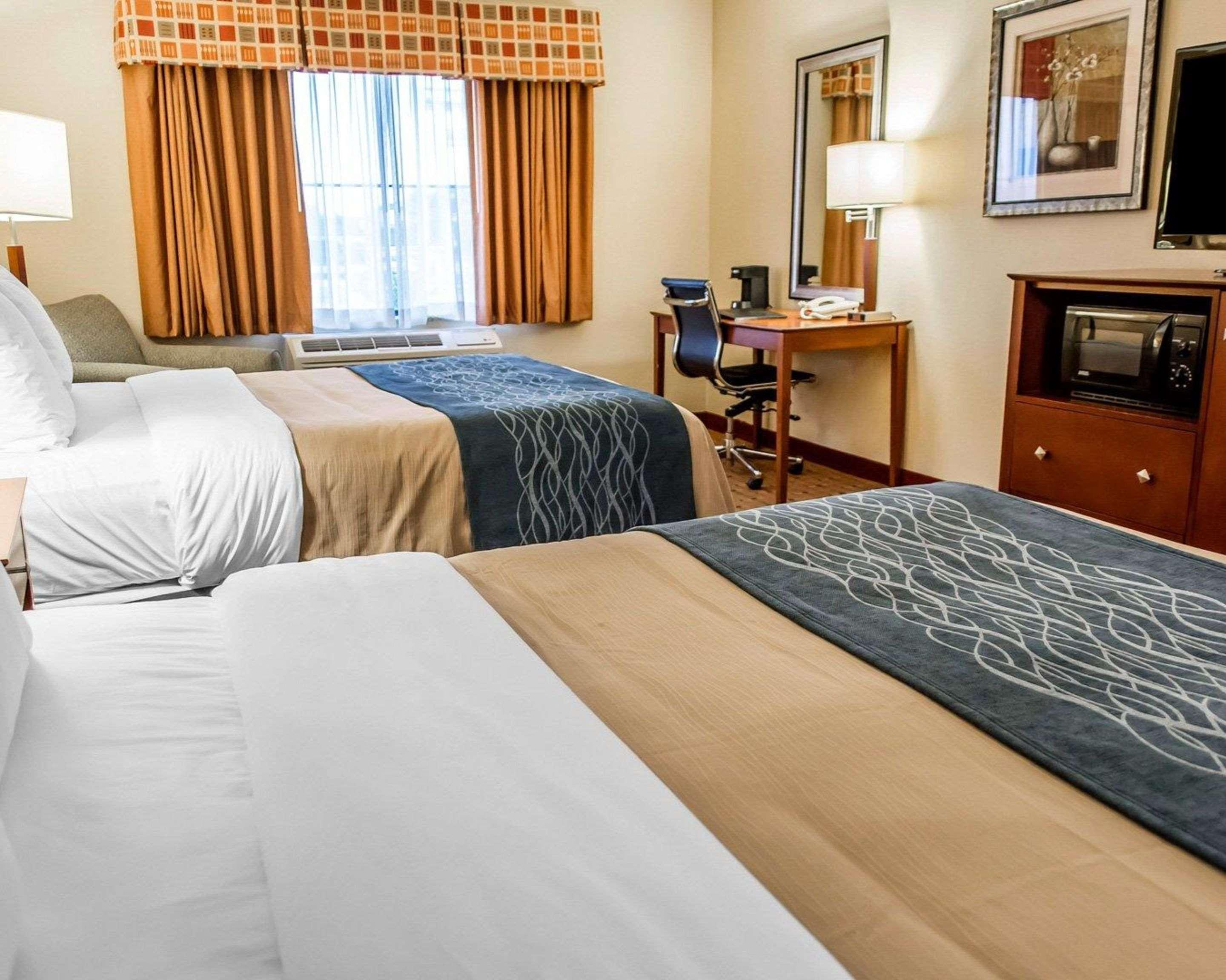 Comfort Inn & Suites Franklin East Exterior photo